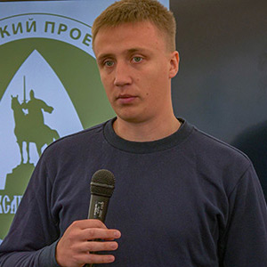 100
